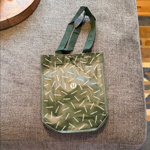 Lululemon Green Carry Tote Bag